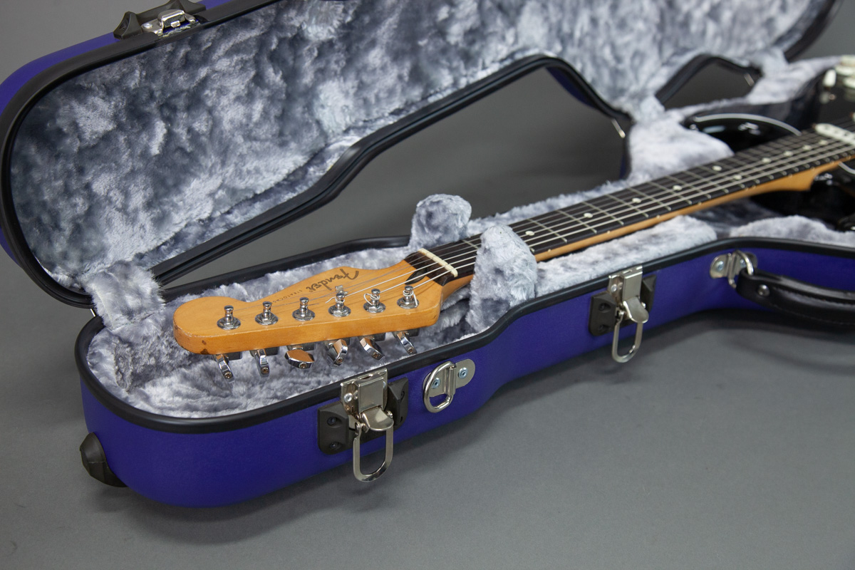 Electric Guitar Hard Case Fender Stratocater headstock