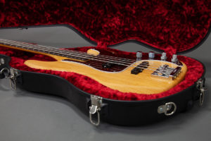 web_Bass_BK_RD_FenderPBass_2020_26